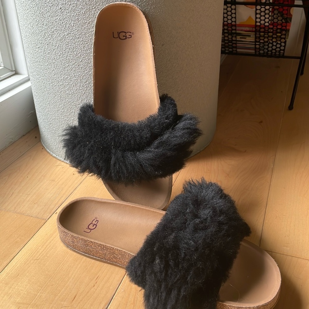 UGG Fluffy Slide